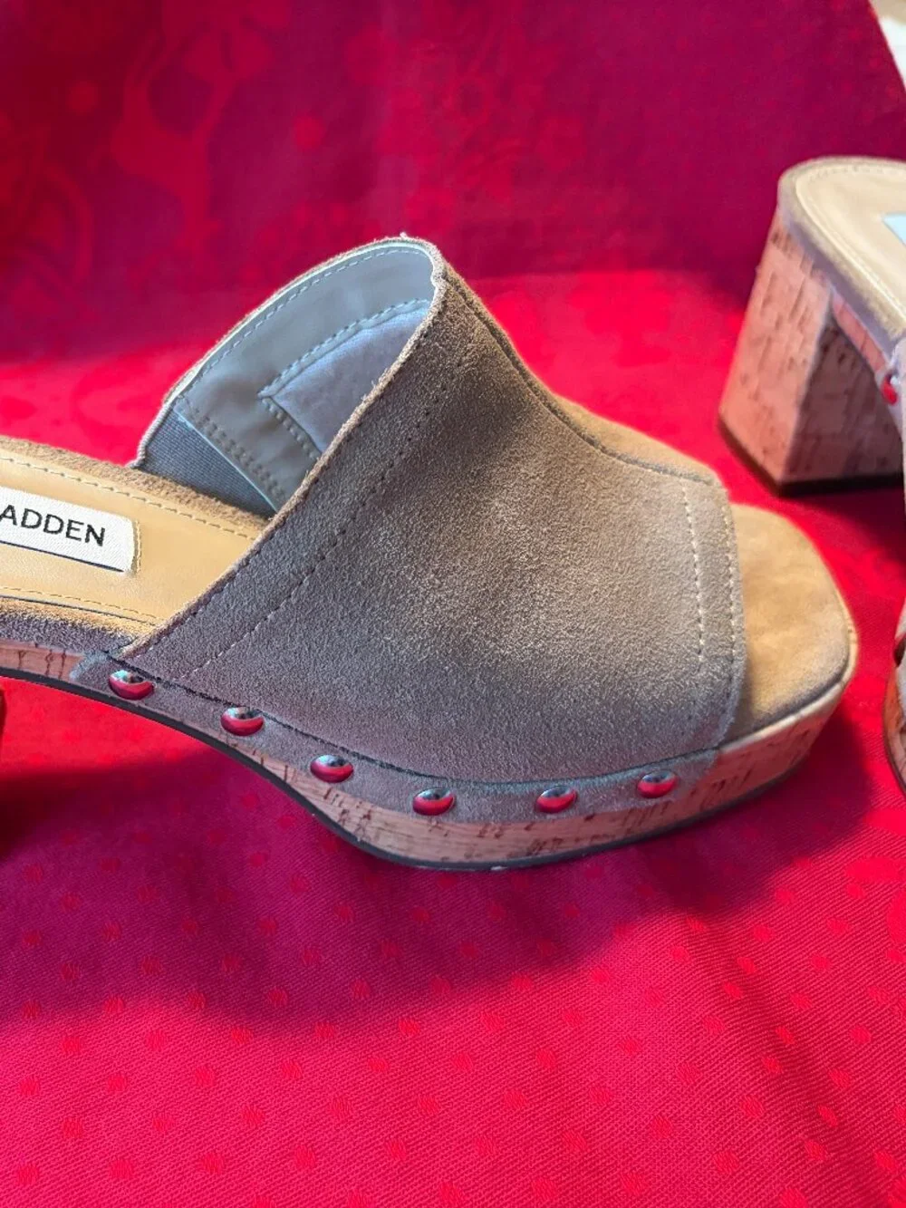 STEVE MADDEN SLIP ON HEELS